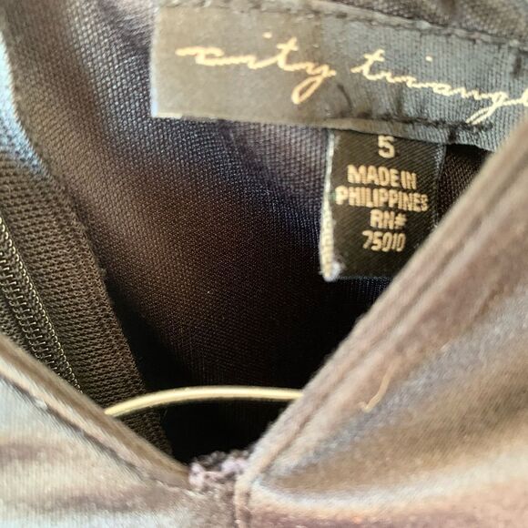 Size 5 strapless dress - Picture 4 of 4